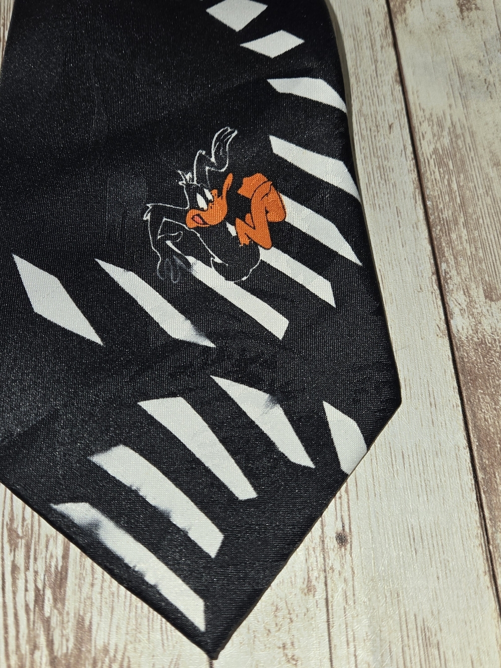 Vintage 1996 Looney Tunes Mania Tie Bugs Bunny Daffy Duck Yosemite Sam 57” Black